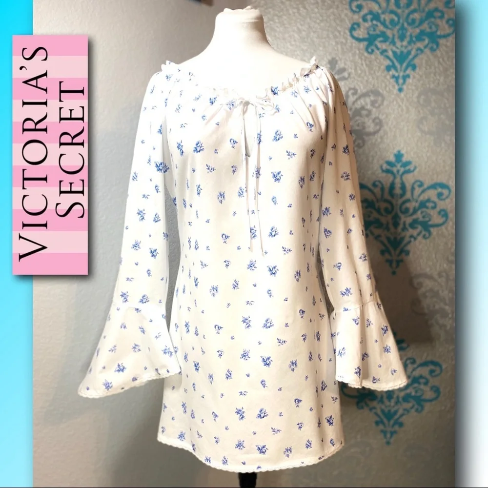 Vintage Victoriaโs Secret Blue Rose Print Bell Sleeve Chemise Nightgown
Size M - Picture 1 of 9